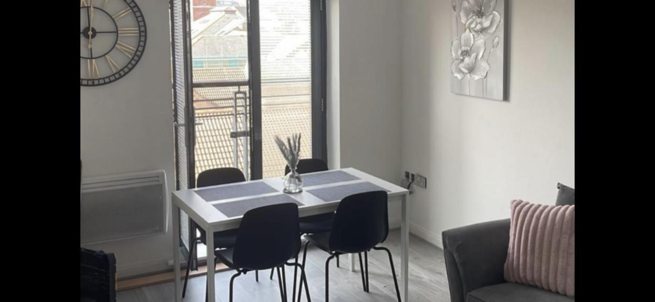 2 Bed Modern Apartment Swansea Eksteriør bilde